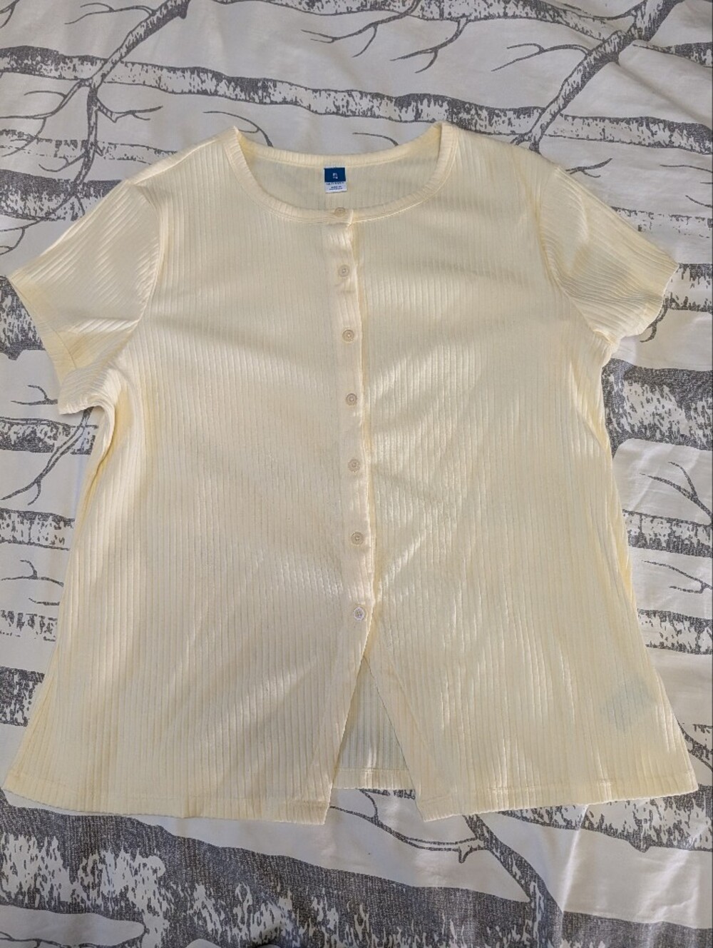 Old Navy Pale Yellow Ribbed Button-Front Short Sleeve Top